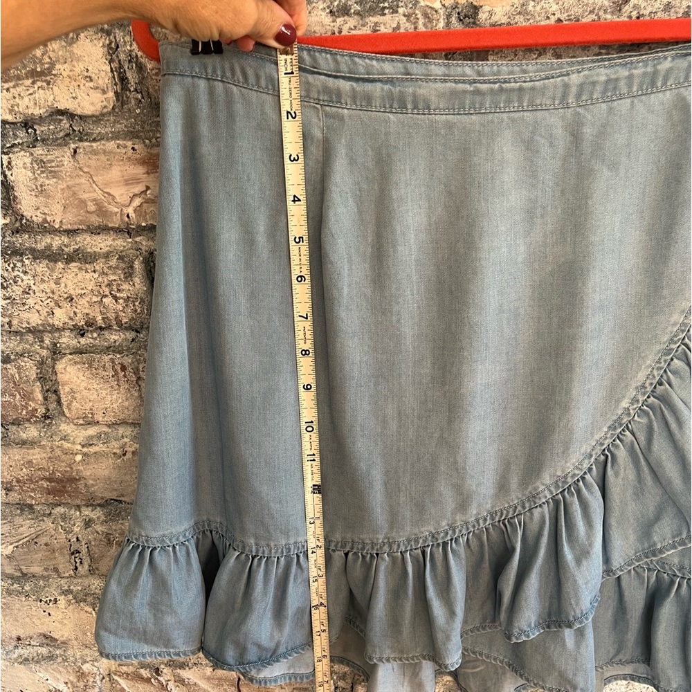 Wrap jeans skirt, cute ruffles accent, secure with button inside smoke pet free - Picture 3 of 4